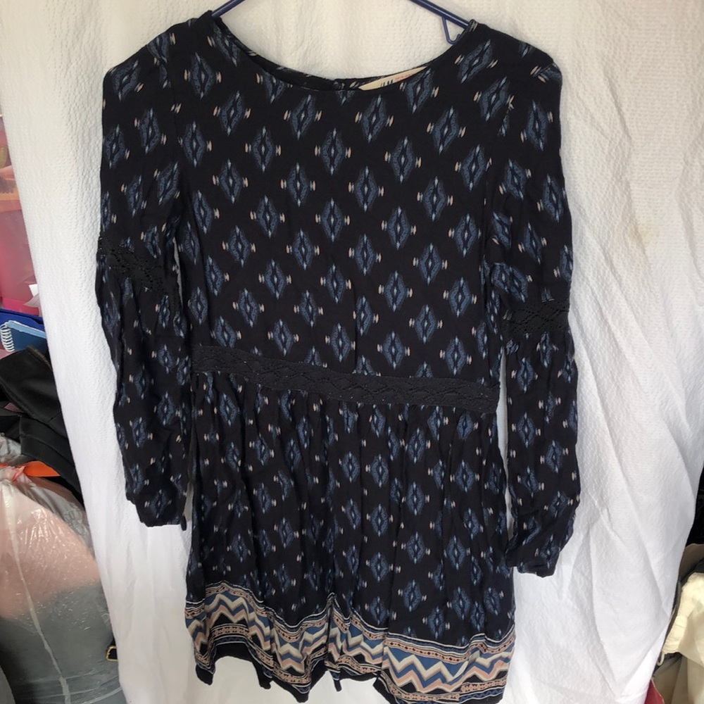 Girls bell sleeve dress